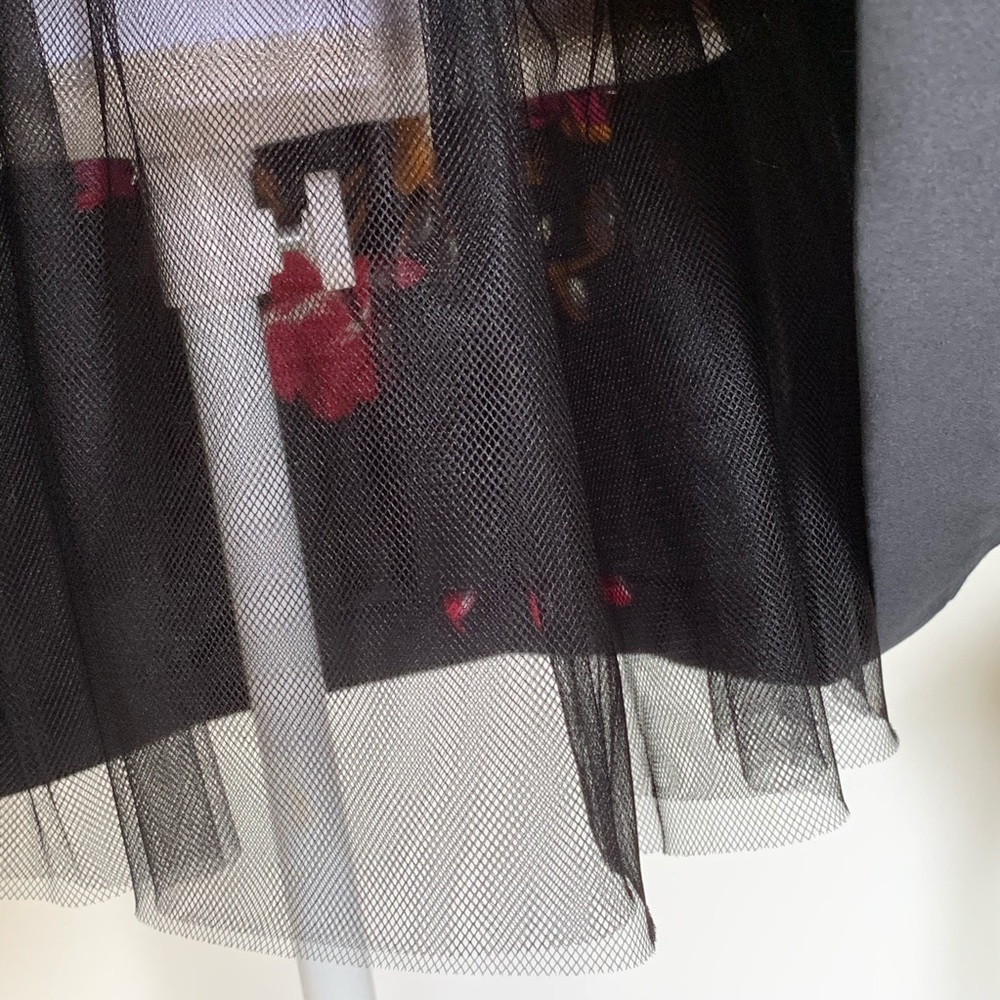 BEAUTIFUL STRAPLESS DRESS WITH ROSES - Picture 4 of 7